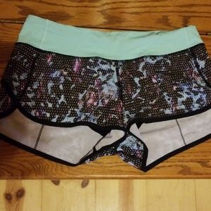 Lululemon Speed Shorts 6 EUC 2.5"